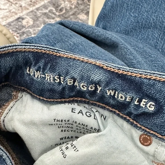American Eagle Low-Rise Baggy Wide Leg Jeans - Picture 7 of 7